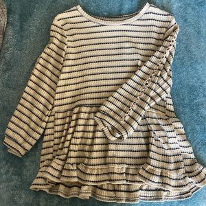 Anthropology flowy quarter sleeve top